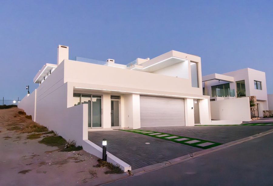 5 Bedroom Property for Sale in Paradise Beach Western Cape